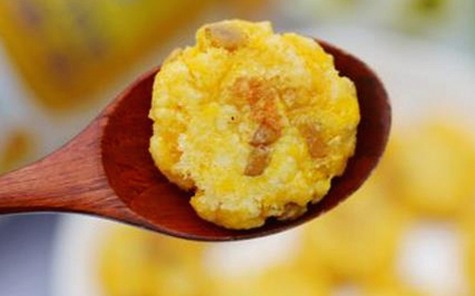 娱乐圈背后那些心酸故事：明星光鲜背后的真实辛酸